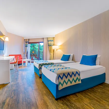 Justiniano Club Park Conti Окурджалар