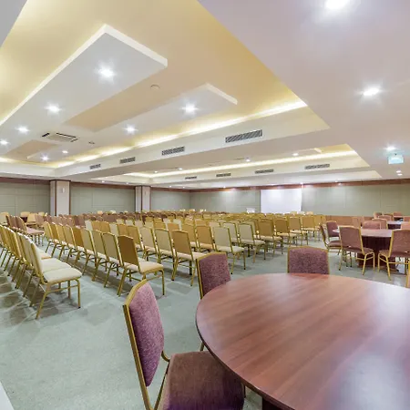 孔蒂朱斯蒂尼亚诺俱乐部公园酒店 度假村 欧库卡拉